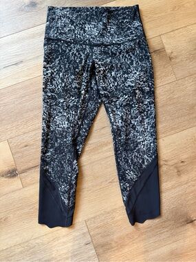 lululemon athletica Black & Gray Patterned Leggings